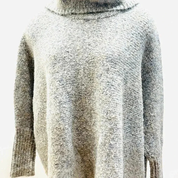Jessica Simpson Sweaters - JESSICA SIMPSON Women Long Sleeve Pull-Over Turtle Neck Gray/Blu Sweater Sz XS